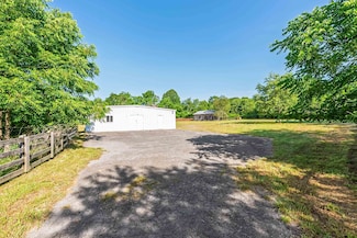 5131 S Scenic Hwy, Bland, VA 24315