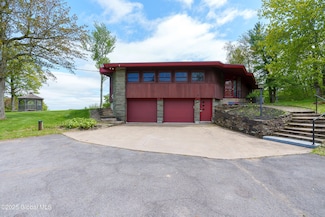 6563 Mariaville Rd, Schenectady, NY 12306