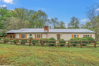2938 Highway 48, Cunningham, TN 37052