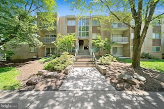 8002 Chanute Place Unit 8, Falls Church, VA 22042