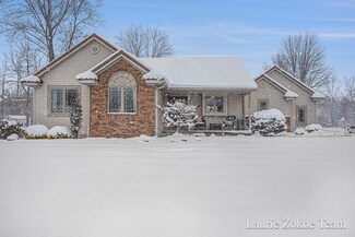 3921 Kinview St NW, Grand Rapids, MI 49534