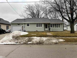 812 N 13th St, Clear Lake, IA 50428