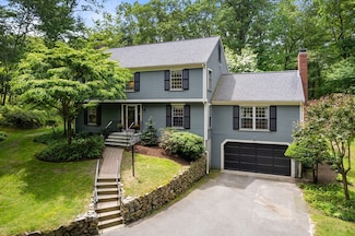 21 Rolling Ln, Dover, MA 02030