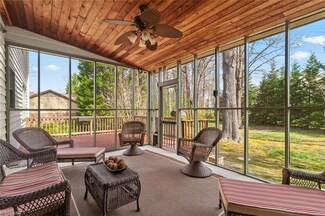 4506 Oak Hollow Dr, High Point, NC 27265