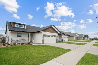 1609 Petrus Dr NE, Cedar Rapids, IA 52402