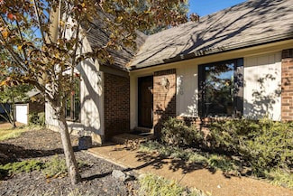 5980 Steeplechase Dr, Memphis, TN 38134
