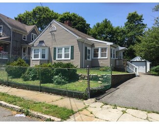 34 Greenlawn St, Fall River, MA 02720