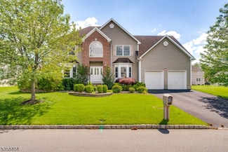 9 Colgate Ct, Somerset, NJ 08873