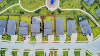 8523 Treetop Heights Dr, Mont Belvieu, TX 77523