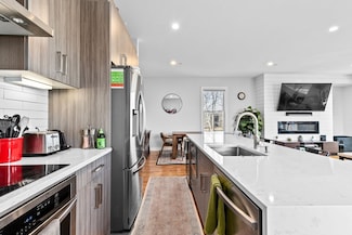 17 Centre St Unit 2, Boston, MA 02119