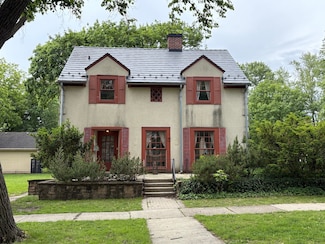 128 W 8th Ave, Naperville, IL 60563