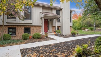 2170 Spruceway Ln, Ann Arbor, MI 48103