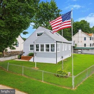 45 Seward Ln, Aston, PA 19014