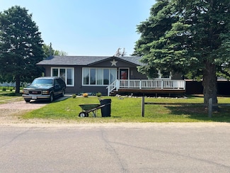 567 W 8th St, Long Pine, NE 69217