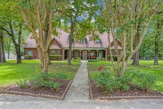 415 Timber Lakes Dr, Powderly, TX 75473