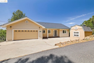 21200 Oman Dr, Soulsbyville, CA 95372