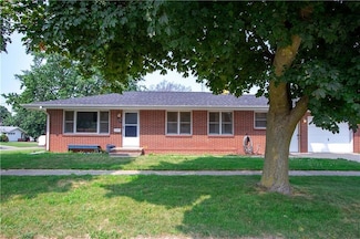 102 N Iowa St, Knoxville, IA 50138
