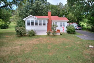 174 Double Springs Rd, Fall Branch, TN 37656