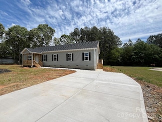 2070 Travis Rd, Conover, NC 28613