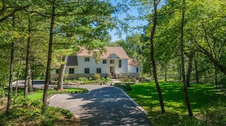 41W438 Barlow Dr, Saint Charles, IL 60175