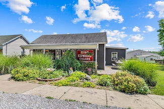 208 E Washington St, Pierce City, MO 65723