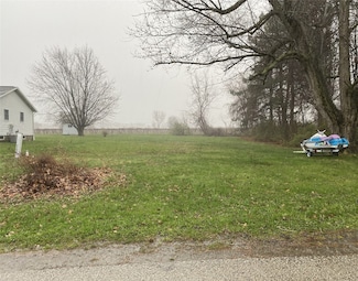 11697 Old Lake Rd, North East Township, PA 16428