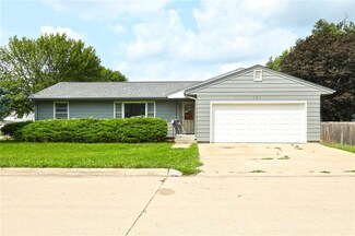 121 W Benton St, Winterset, IA 50273