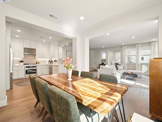 665 Sandalwood Dr Unit 1, Livermore, CA 94551