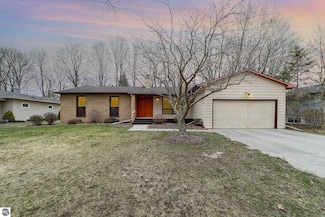 1209 Tomah Dr, Mount Pleasant, MI 48858