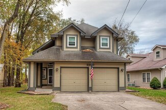 2200 69th St, Windsor Heights, IA 50324