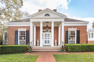 607 Woodland Dr, Greensboro, NC 27408