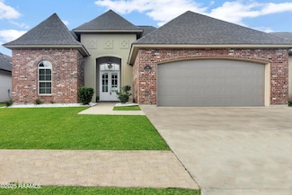 303 Woodstone Dr, Lafayette, LA 70508