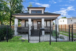 1211 Bingham St, Houston, TX 77007