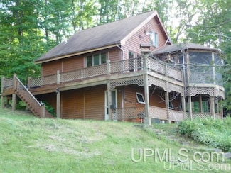 190 Cable Lake Rd, Amasa, MI 49903