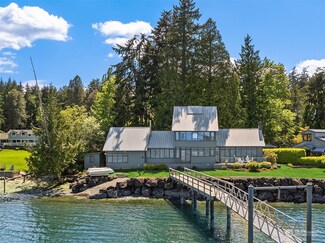 8560 NE Gordon Dr, Bainbridge Island, WA 98110