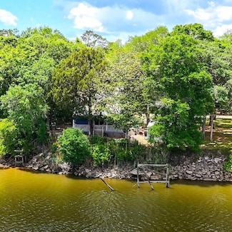 439 Big Cedar Rd, Ponce de Leon, FL 32455