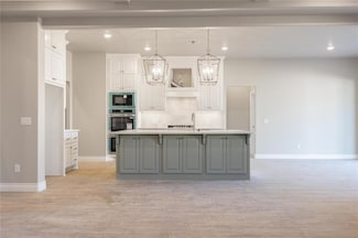 925 Peony Place, Edmond, OK 73034