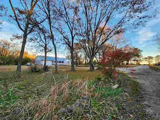 7250 E Brake Rd, Newkirk, OK 74647