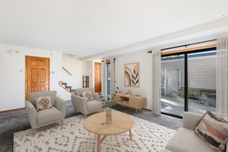 1124 Trailwood S, Hopkins, MN 55343