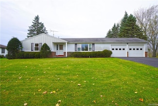 26 Bittersweet Ln, Orchard Park, NY 14127