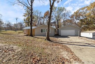 27 River Stone, Camdenton, MO 65020