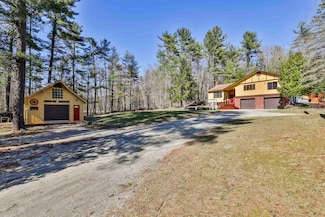 22 W Hollis Rd, Hollis, NH 03049