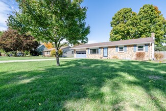 1011 Lausman Dr, Saint Joseph, MI 49085