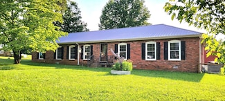 208 Royal Oak Dr, Dickson, TN 37055