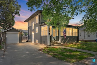 318 W 19th St, Sioux Falls, SD 57105