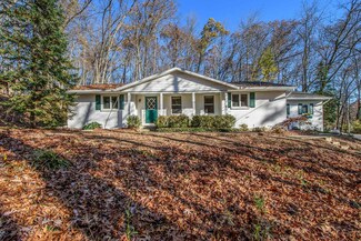 1551 Laraway Lake Dr SE, Grand Rapids, MI 49546