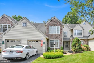 116 Hawk Valley Ln Unit 104B, Denver, PA 17517