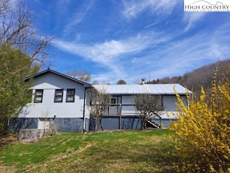 25 Reuben Wooten Rd, Banner Elk, NC 28604