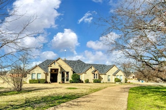 101 Matador Ct, Fort Worth, TX 76108