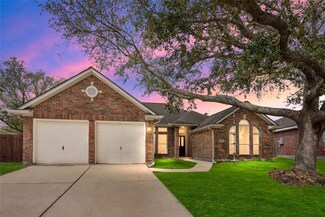 2710 Safe Harbour Cir, Friendswood, TX 77546